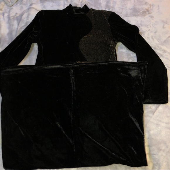 Velvet European black maxi dress with unique triangle print - Picture 6 of 12